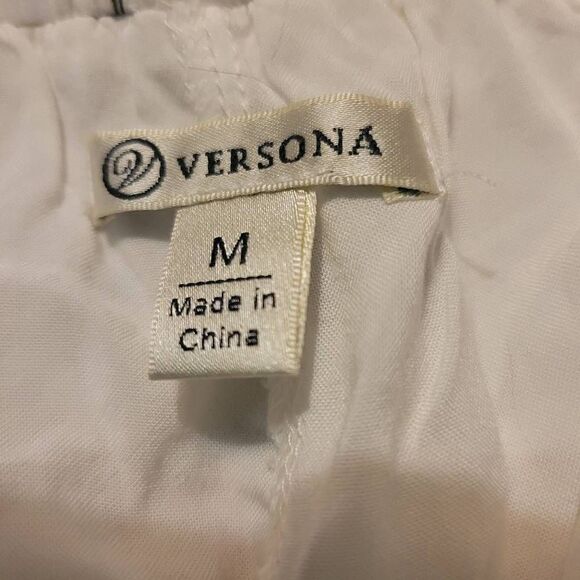 Versona Women's Summer Shorts Size Medium - Picture 4 of 6